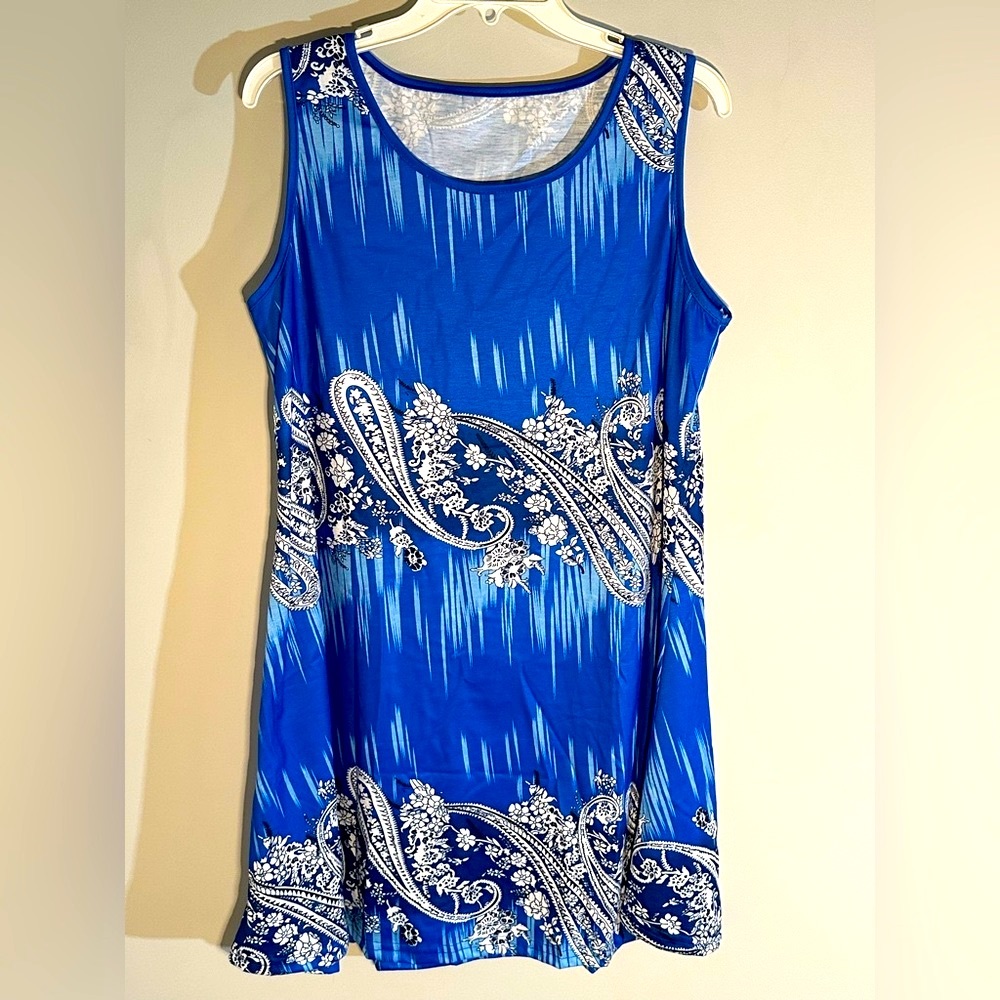 NWOT PAISLEY SHIFT DRESS